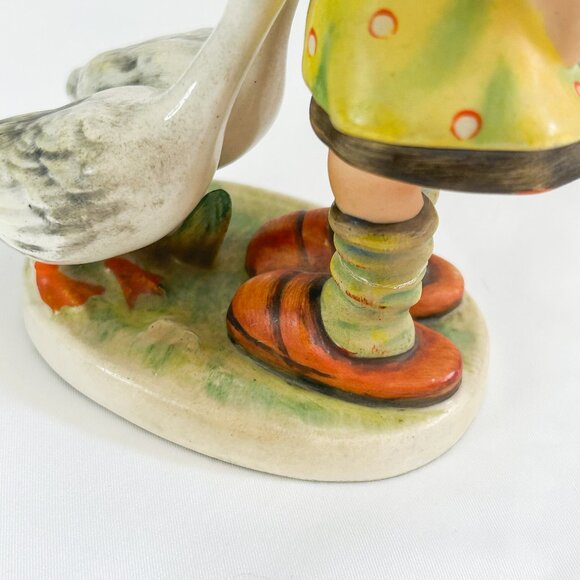 Goebel Hummel TMK2 Early 1950's Goose Girl Figurine, Early Mark Germany - Picture 8 of 9